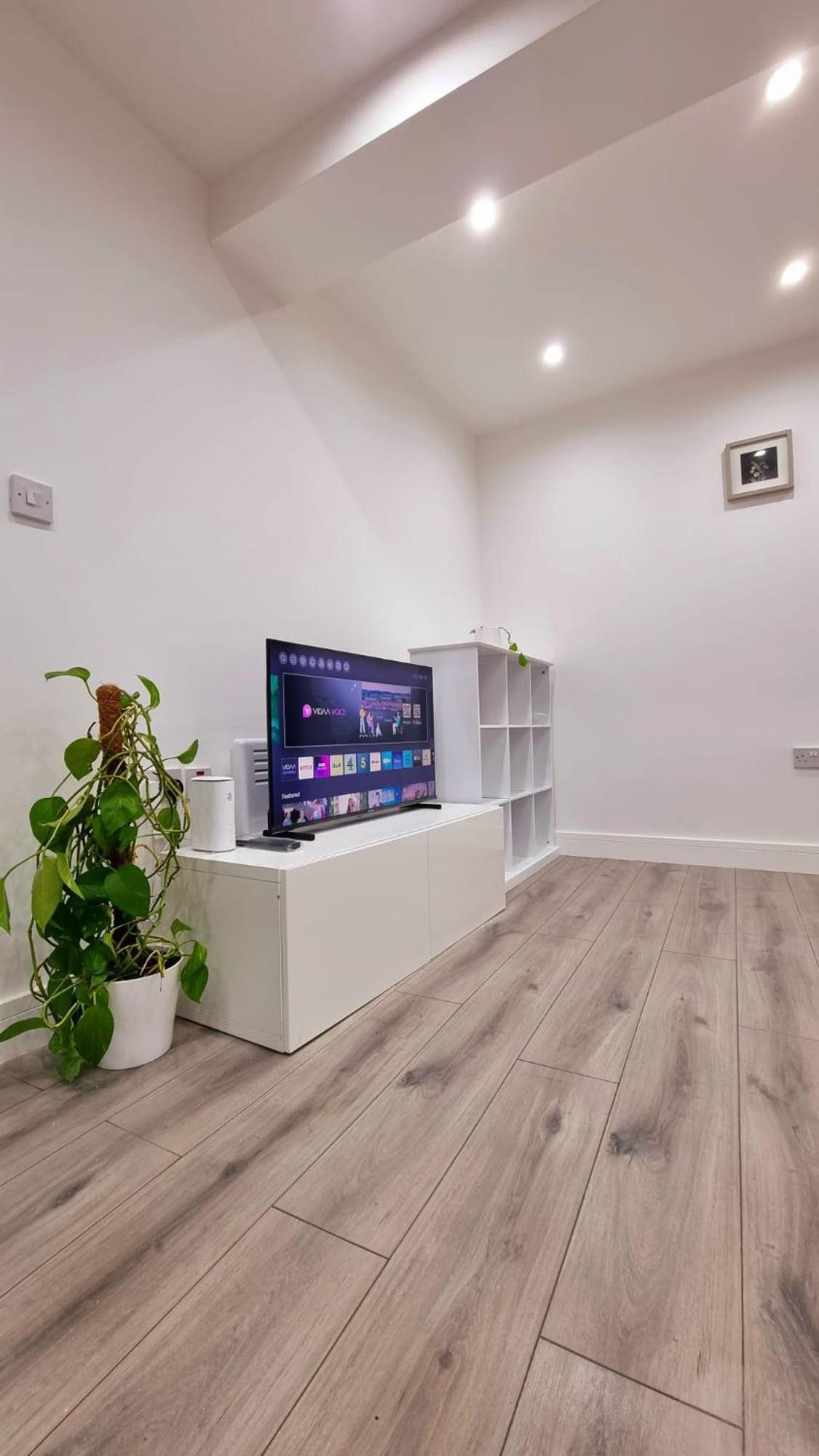 Brand New Flat Close To Turnpike Lane Tube Station London Exterior foto